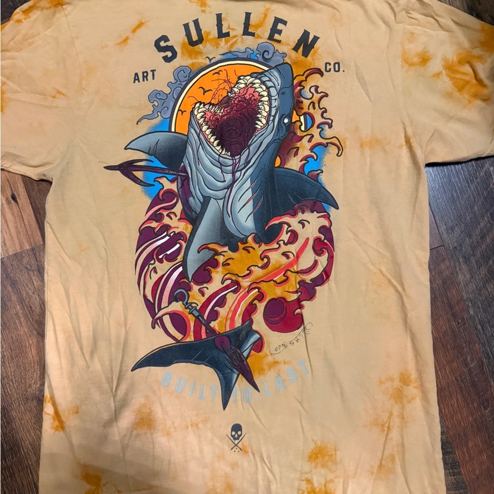 Sullen Short Sleeve Tee with Shark Design size M